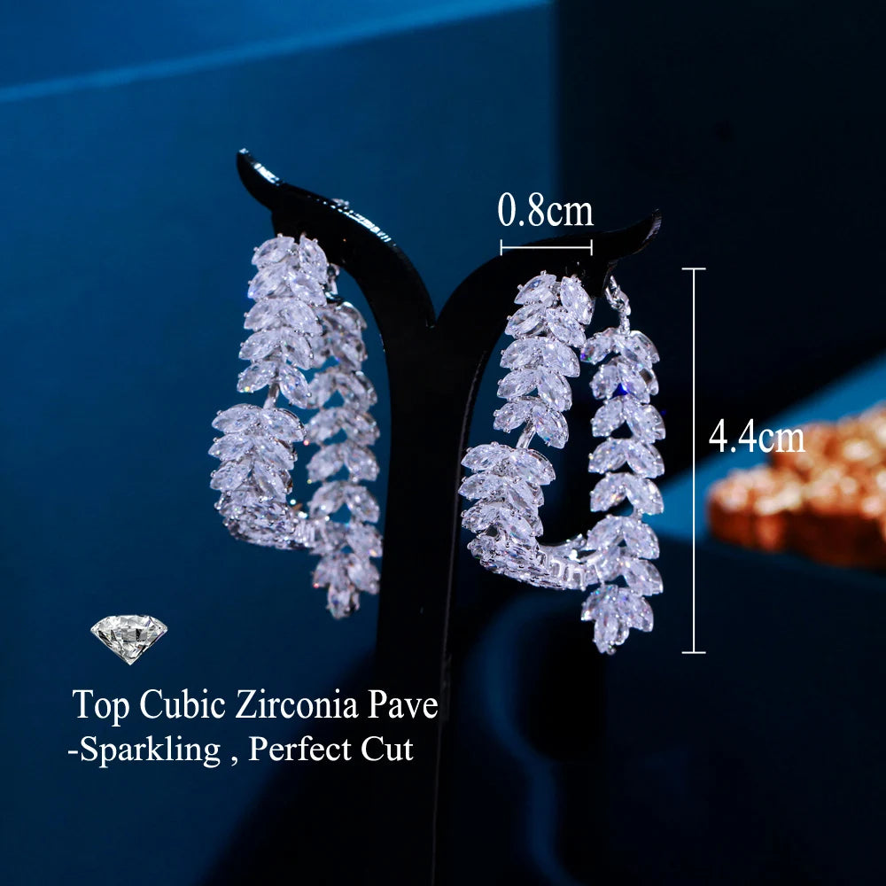 CapeGlow® Amara – Elegant Heart-Shaped Grace Earrings