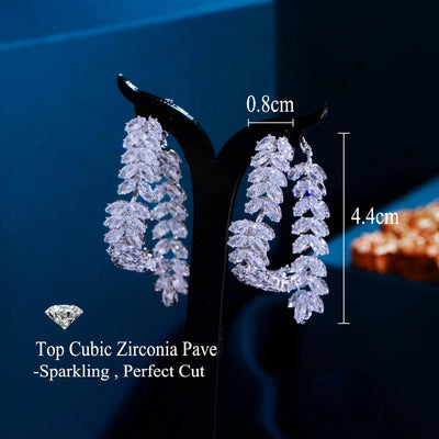 CapeGlow® Amara – Elegant Heart-Shaped Grace Earrings