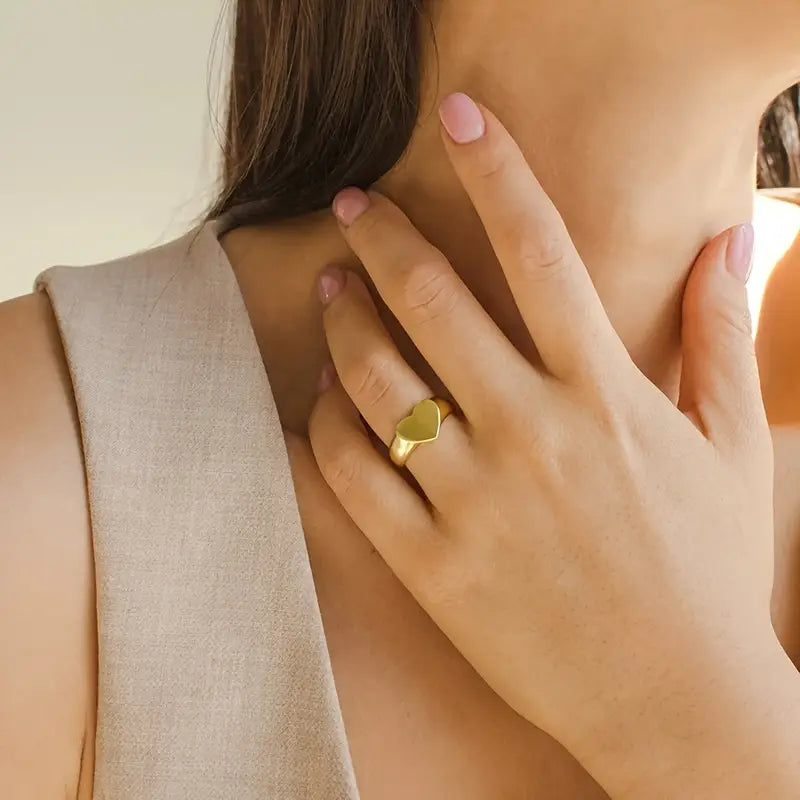 CapeGlow® Litha Inaya – Minimalist Heart Ring