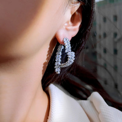 CapeGlow® Amara – Elegant Heart-Shaped Grace Earrings