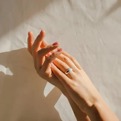 CapeGlow® Litha Inaya – Minimalist Heart Ring