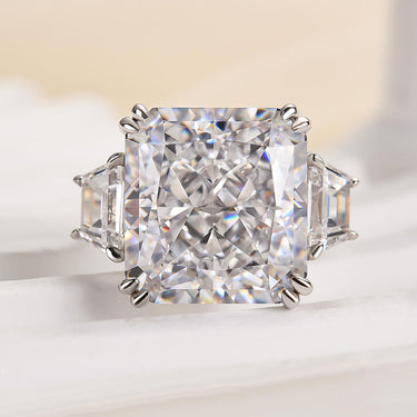 Louily Luxurious 12Ct Crushed Ice Hybrid Radiant Cut Three Stone Engagement Ring