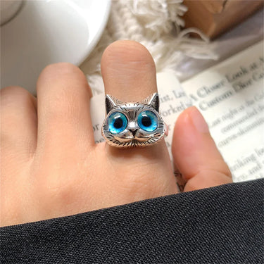 Moon-Eyes Kitty Ring