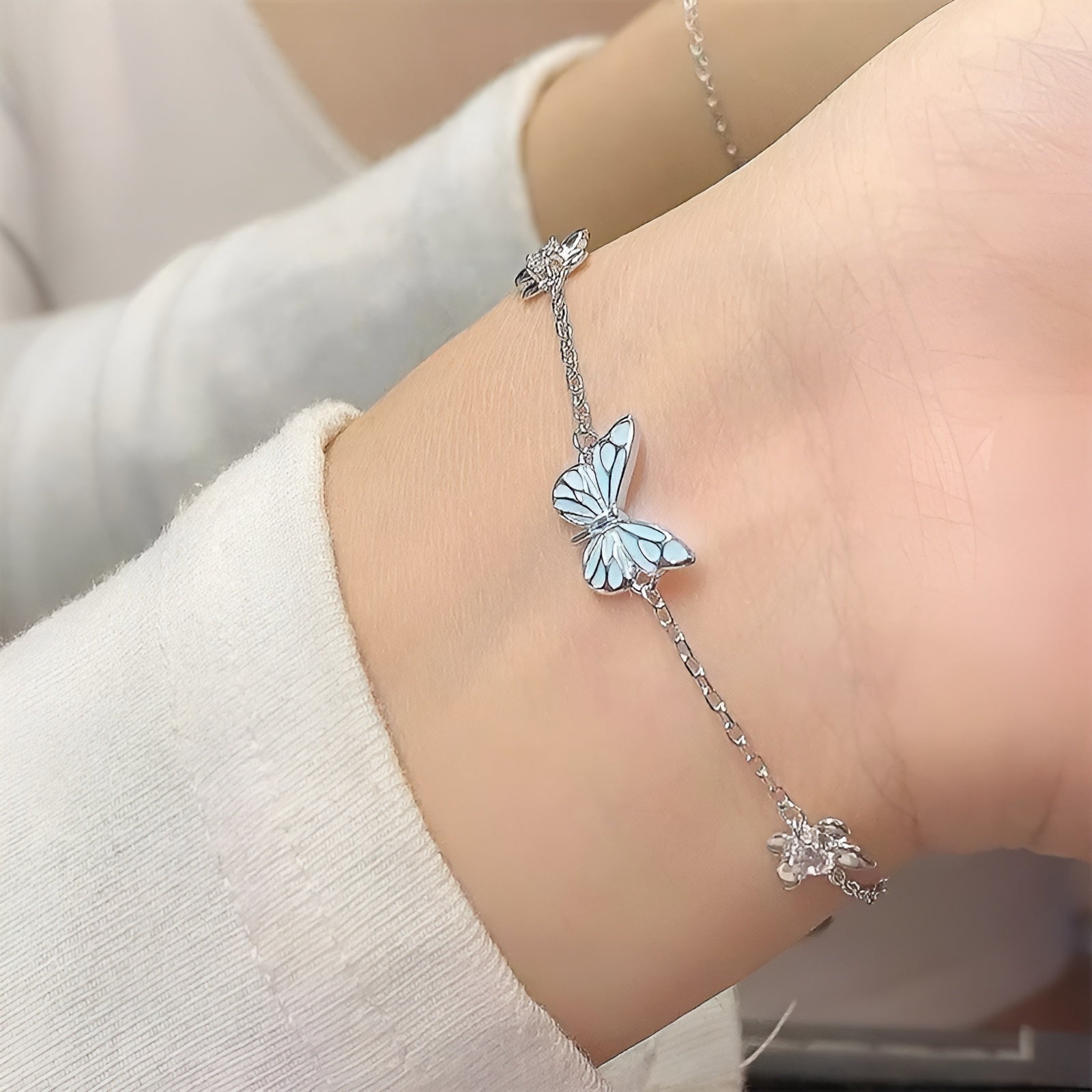 CapeGlow® Lulama – Glow Butterfly Necklace Capeglow