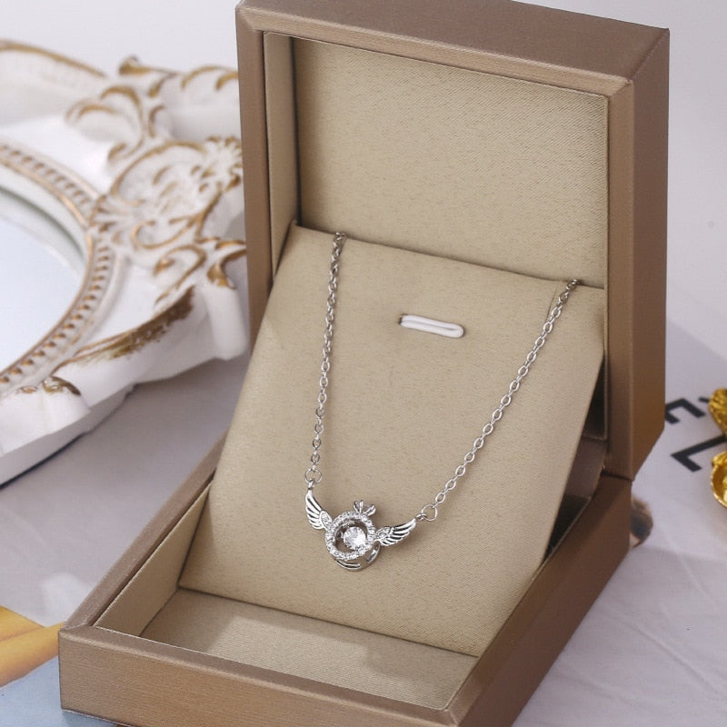 CapeGlow® Serapha – Elegant Angel Wings Necklace Capeglow