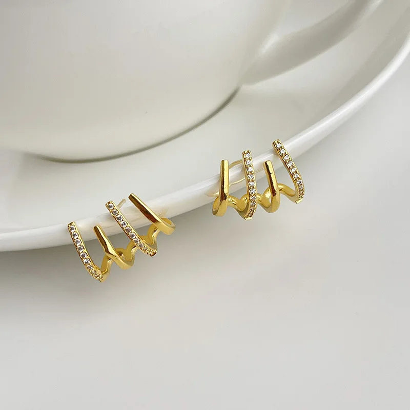 CapeGlow® Amara – S925 Multi-Claw Illusion Earrings