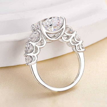 Louily Luxury Crushed Ice Oval Cut Seven Stone Engagement Ring